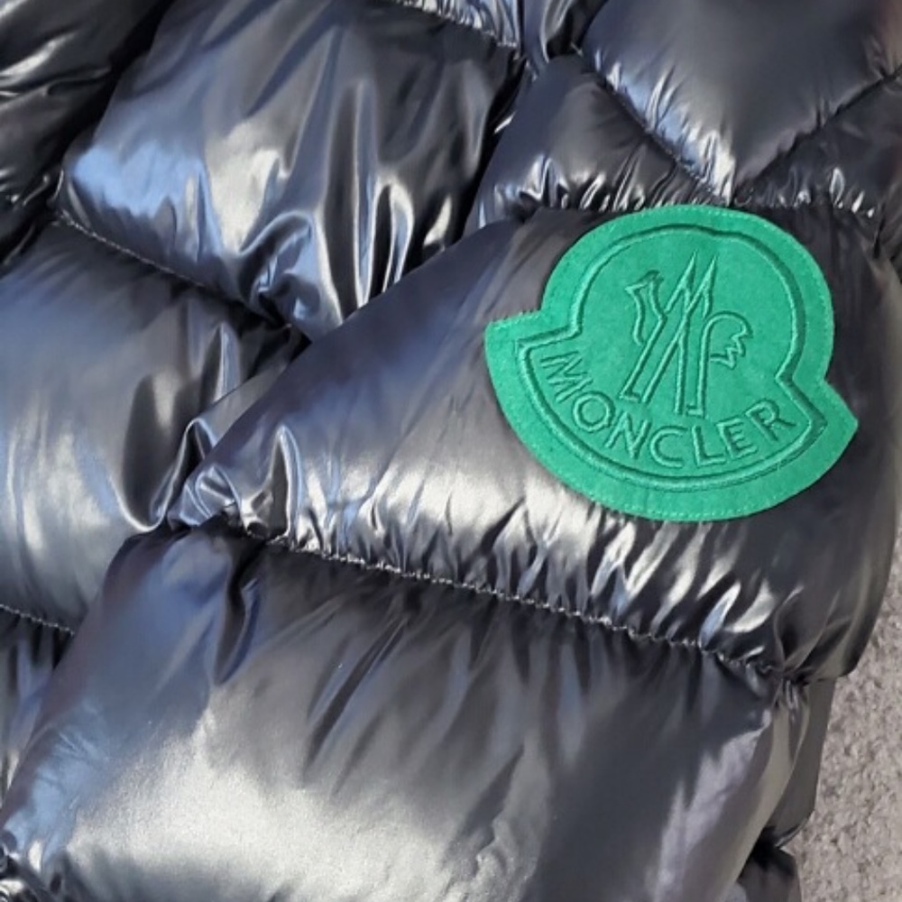 Dervaux Moncler Down Puffer Jacket - Picture 8 of 9